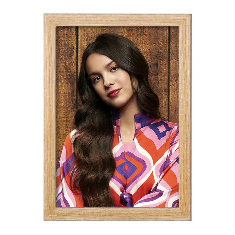 تابلو خندالو مدل اولیویا رودریگو Olivia Rodrigo  کد 19255