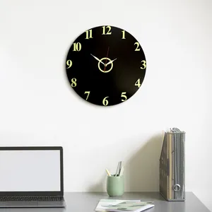 ساعت دیواری مدل شب تاب