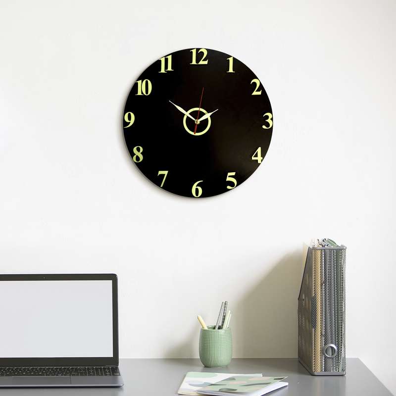 ساعت دیواری مدل شب تاب