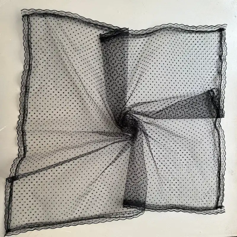 روسری زنانه مدل توری خالخالی حاشیه دانتل دار