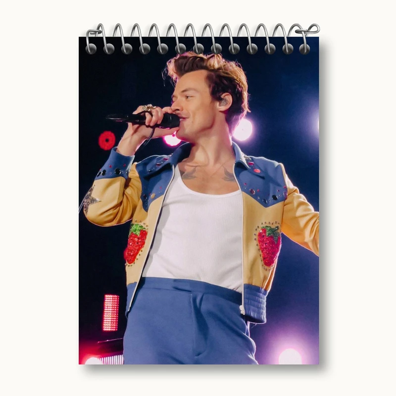 دفتر یادداشت 50 برگ خندالو مدل هری استایلز گروه موسیقی وان دایرکشن One Direction کد 18886