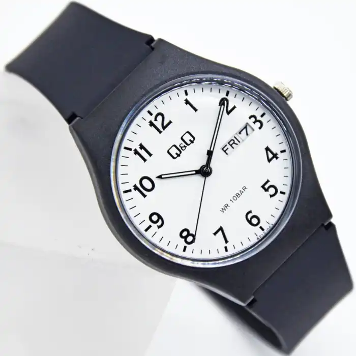 ساعت مچی عقربه ای زنانه و مردانه کیو اند کیو مدل A212J003Y