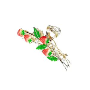 کلیپس مو زنانه مدل فلزی طرح توت فرنگی