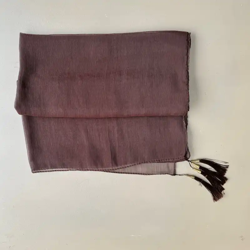 شال زنانه مدل حریر شیشه ای ساده نازک منگوله دار