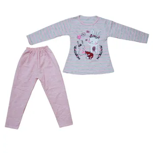 ست تی شرت آستین کوتاه و شلوار دخترانه مدل 110