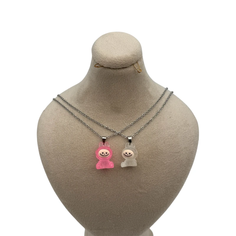 گردنبند دخترانه مدل لبوبو شب تاب مجموعه 2 عددی