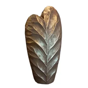 گلدان تزئینی طرح برگ
