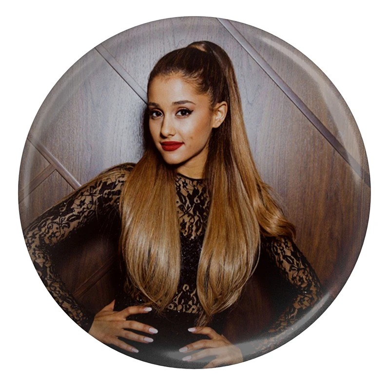 مگنت طرح خواننده آریانا گرانده مدل S7128