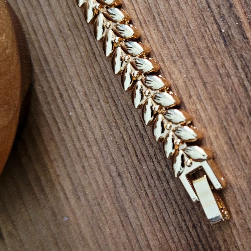 ساعت مچی عقربه ای زنانه والار مدل گندمی01 ساعت مچی عقربه ای زنانه والار مدل گندمی01