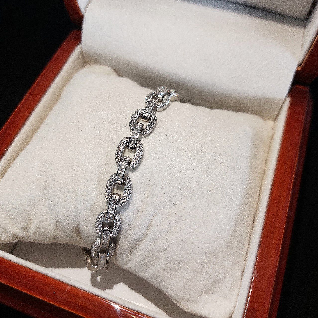 دستبند نقره زنانه جی تی ای مدل جی نایس