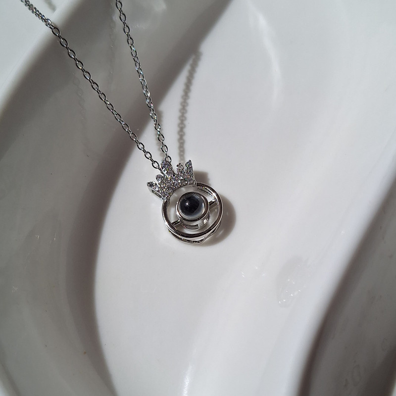 گردنبند زنانه مدل دوست دارم به صد زبان دنیا تاج