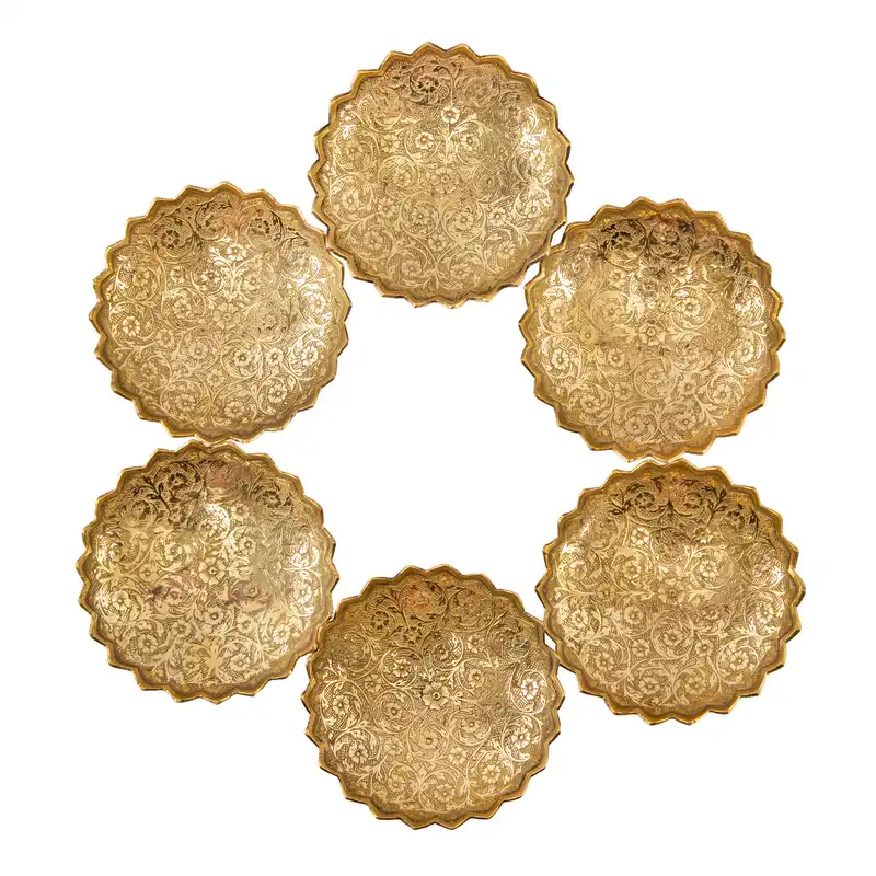 پیاله برنجی مدل  سه پایه قلم زنی طرح لب قلعه کد 5173 بسته 6عددی