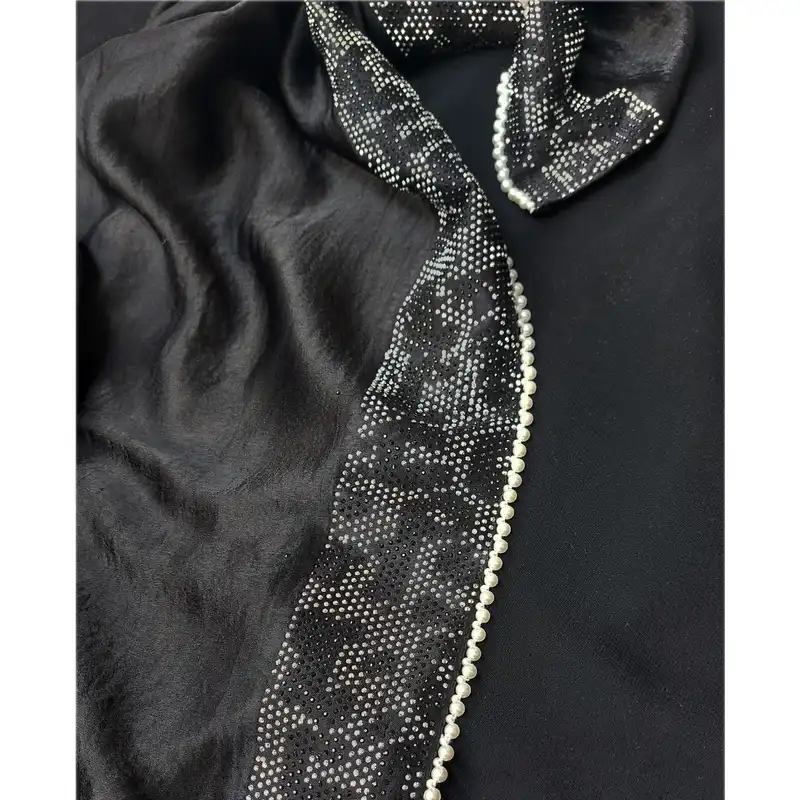 روسری زنانه مدل کوپرا مجلسی نگین دار و مروارید دوزی قواره 106