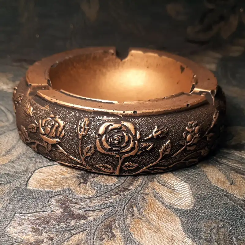 زیرسیگاری مدل کلاسیک طرح آنتیک