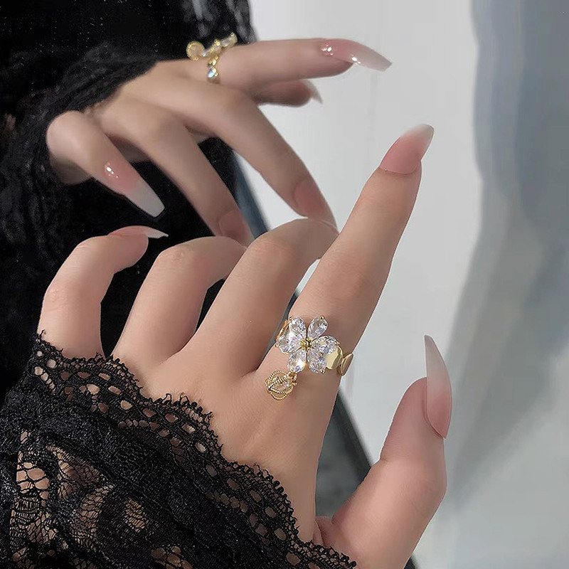 انگشتر زنانه مدل گل آویز کد 00726