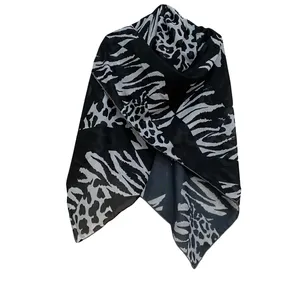 روسری زنانه مدل نخی چهارفصل دست دوز کد 1689