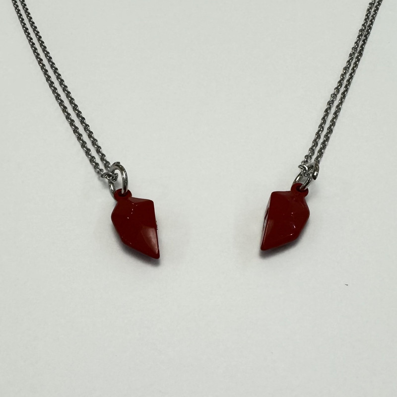 گردنبند مدل مگنتی استیل طرح قلب کریستال عاشق کد 2heart111 بسته 2 عددی