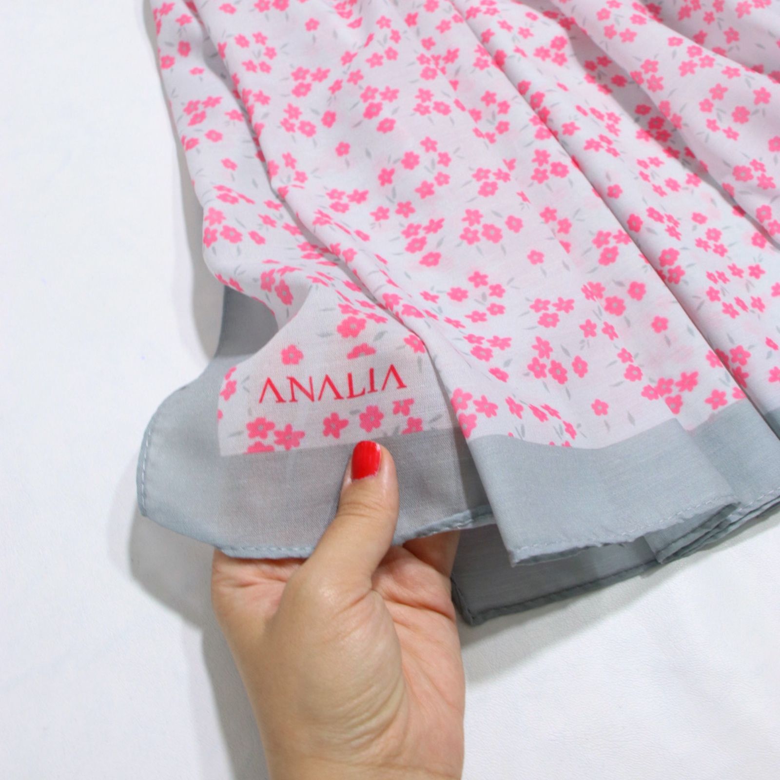 شال زنانه مدل خنک تابستانه طرح گل کد 7062 -  - 4