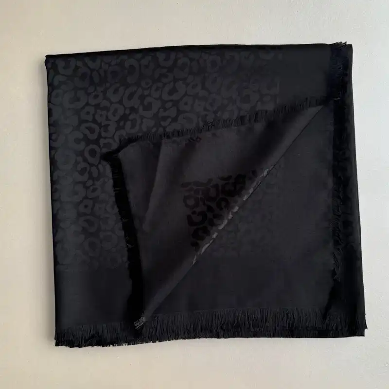 روسری زنانه مدل نخی ژاکارد پلنگی سنگی قواره بزرگ 140 چهار فصل