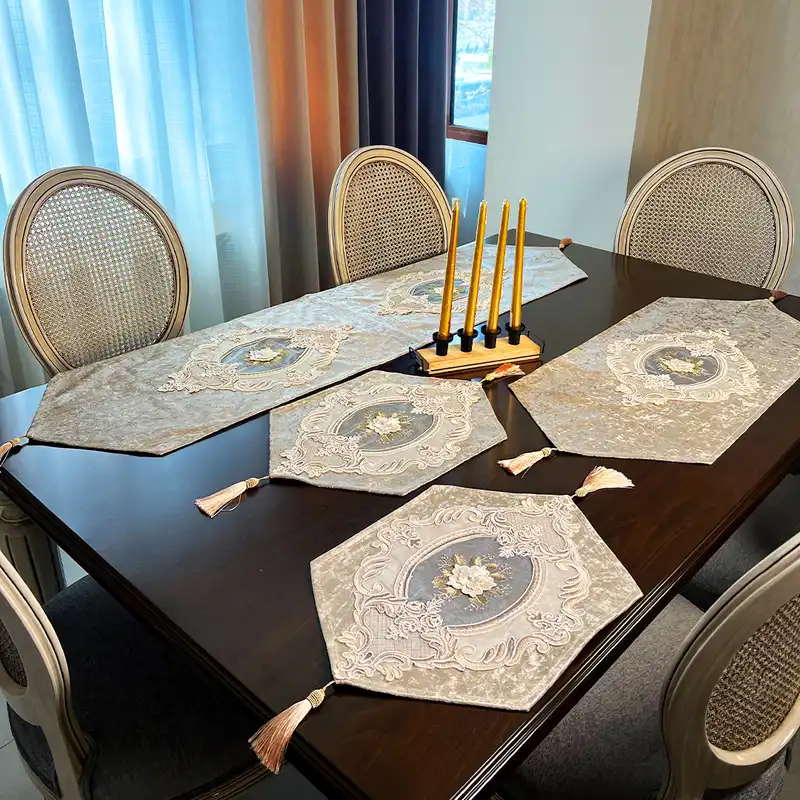 ست رومیزی 4 تکه صفاهوم مدل مخمل گل برجسته