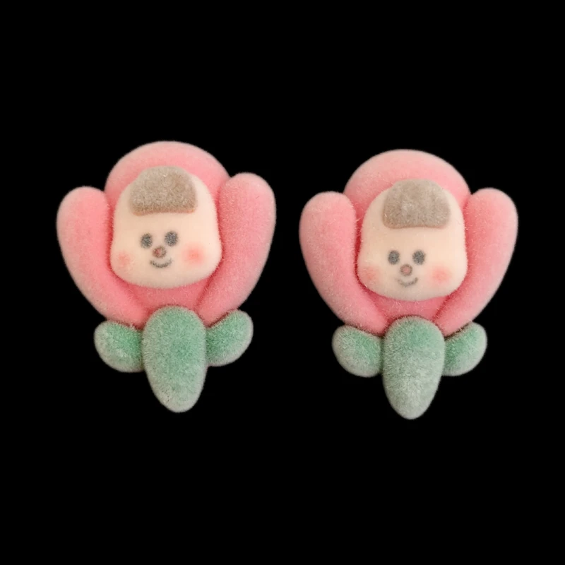 گوشواره میخی زنانه مدل گل عروسکی