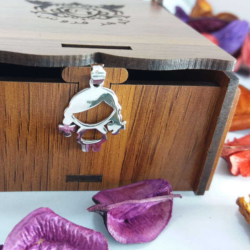 آویز گردنبند نقره زنانه مدل دختر کوچولو آویز گردنبند نقره زنانه مدل دختر کوچولو