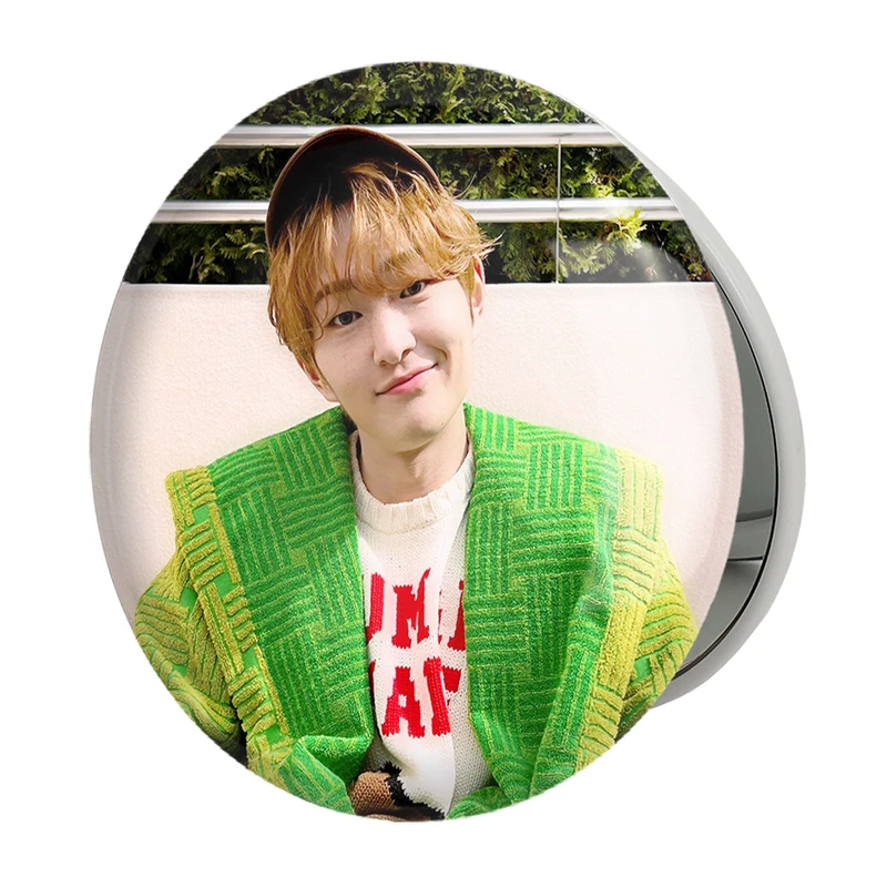 آینه جیبی خندالو طرح اونیو گروه شاینی Shinee مدل تاشو کد 21308 