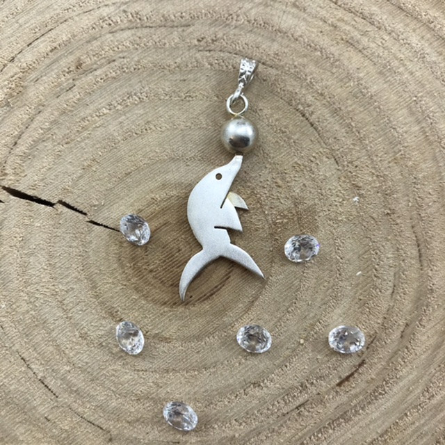 آویز گردنبند نقره زنانه مدل دلفين و توپ كد A1002