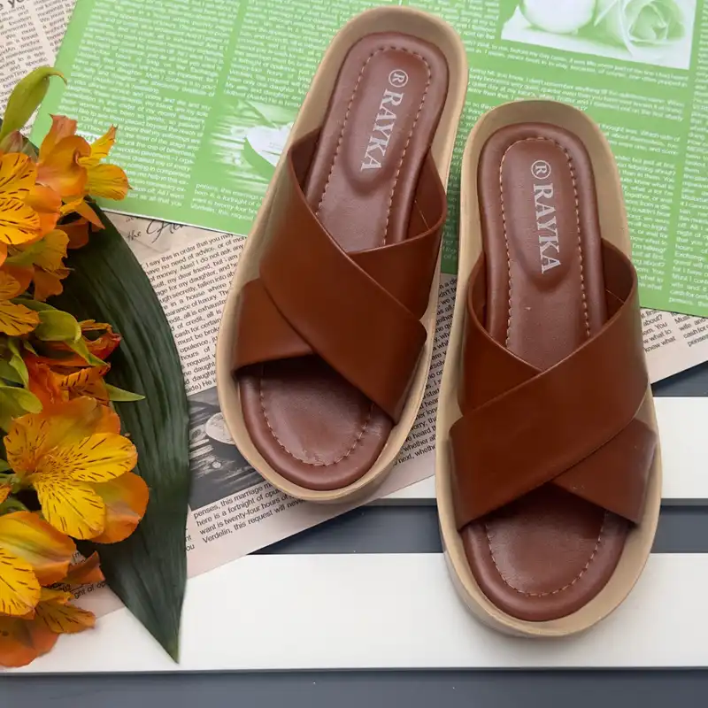 دمپایی زنانه رایکا طب مدل آوا BR