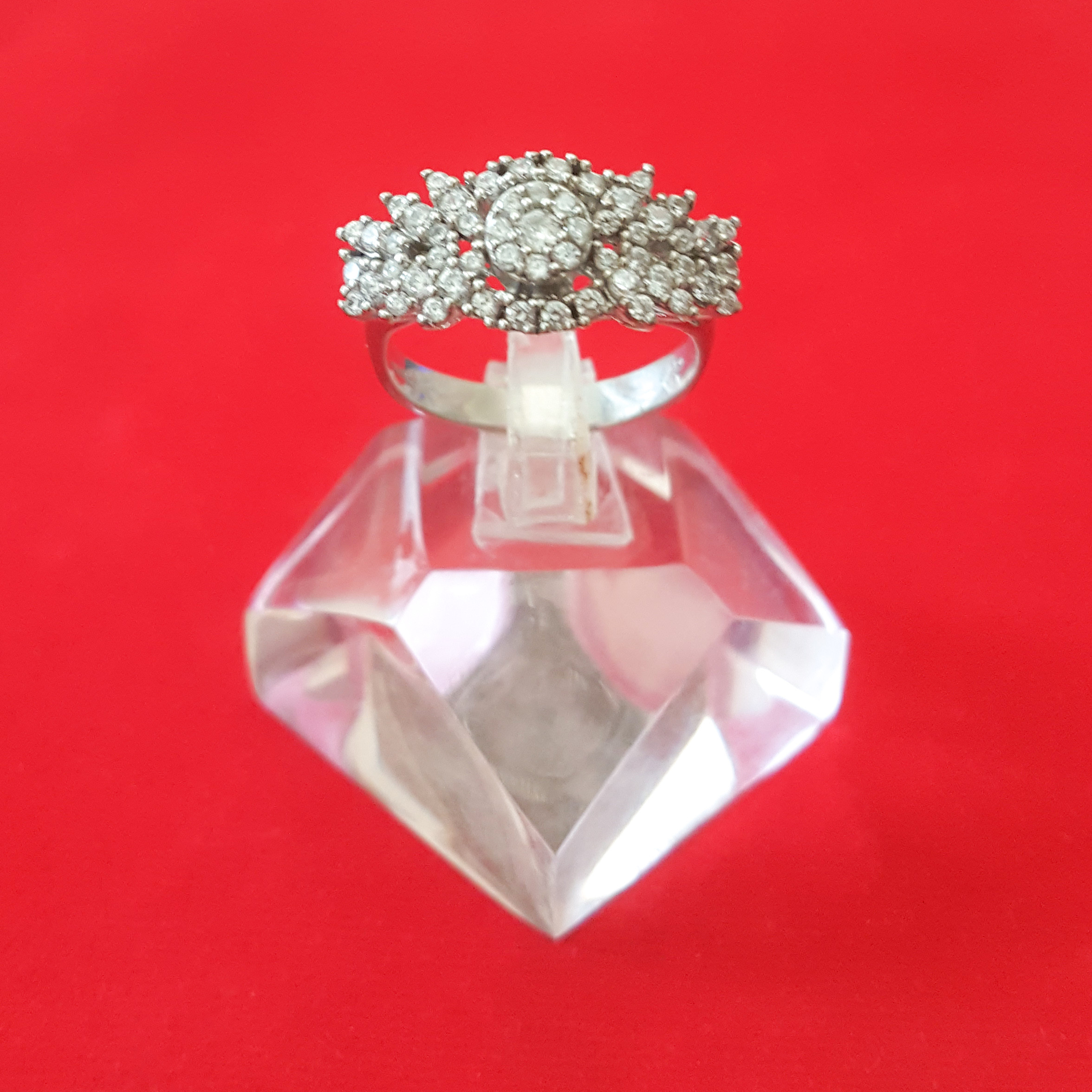 انگشتر نقره زنانه مدل AMT_R069 انگشتر نقره زنانه مدل AMT_R069