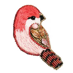 سنجاق سینه سوزن دوزی کد B1