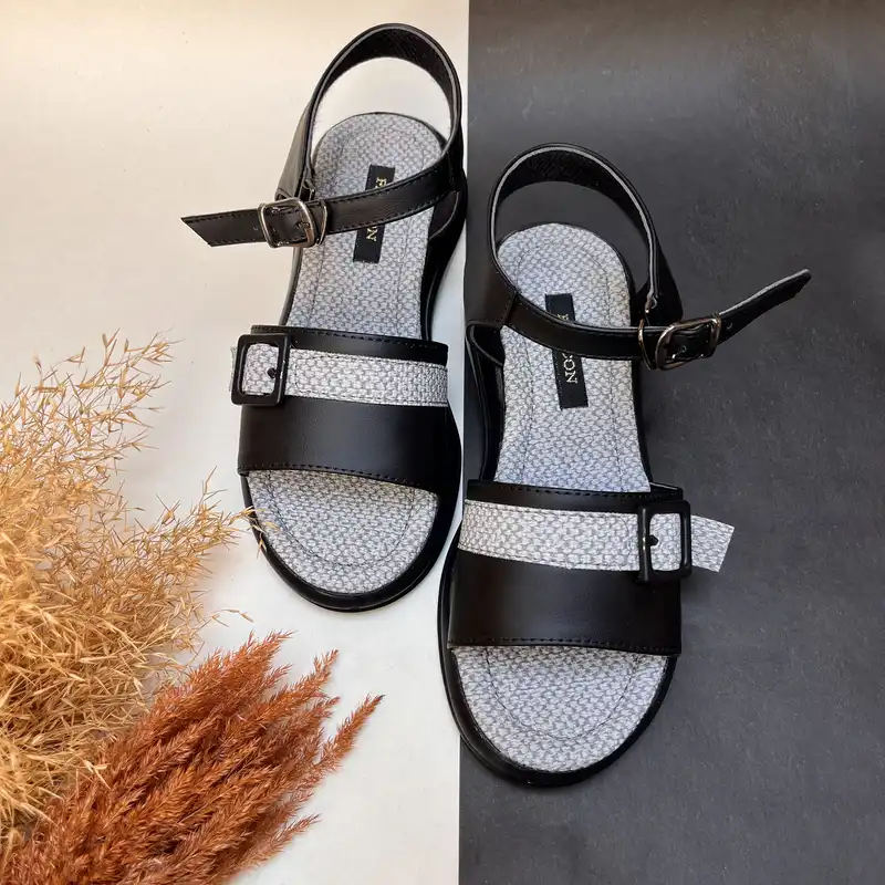 صندل زنانه مدل اوکیا