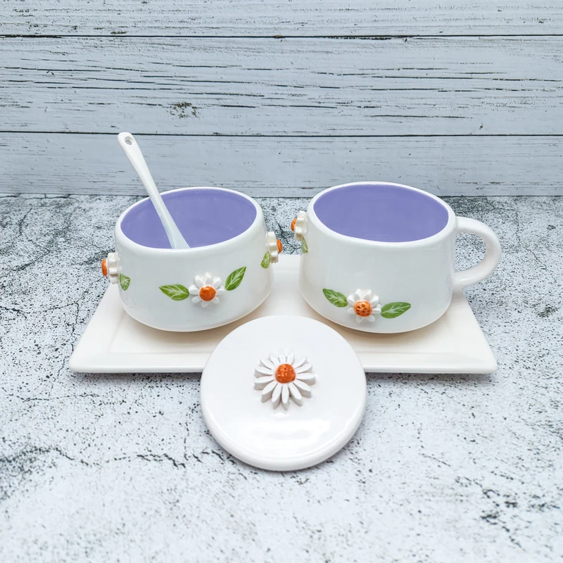 عکس شماره 10 : ست 4 تکه فنجان و قندان سرامیکی طرح گل بابونه کد 01