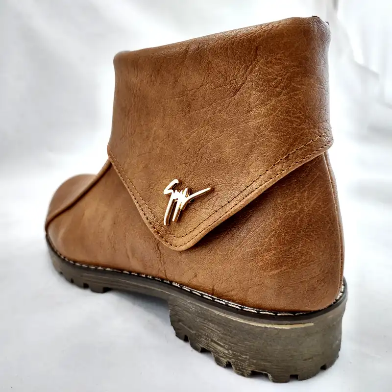 نیم بوت زنانه مدل MOM569