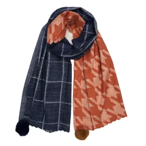 شال زنانه مدل موهر پوم دار