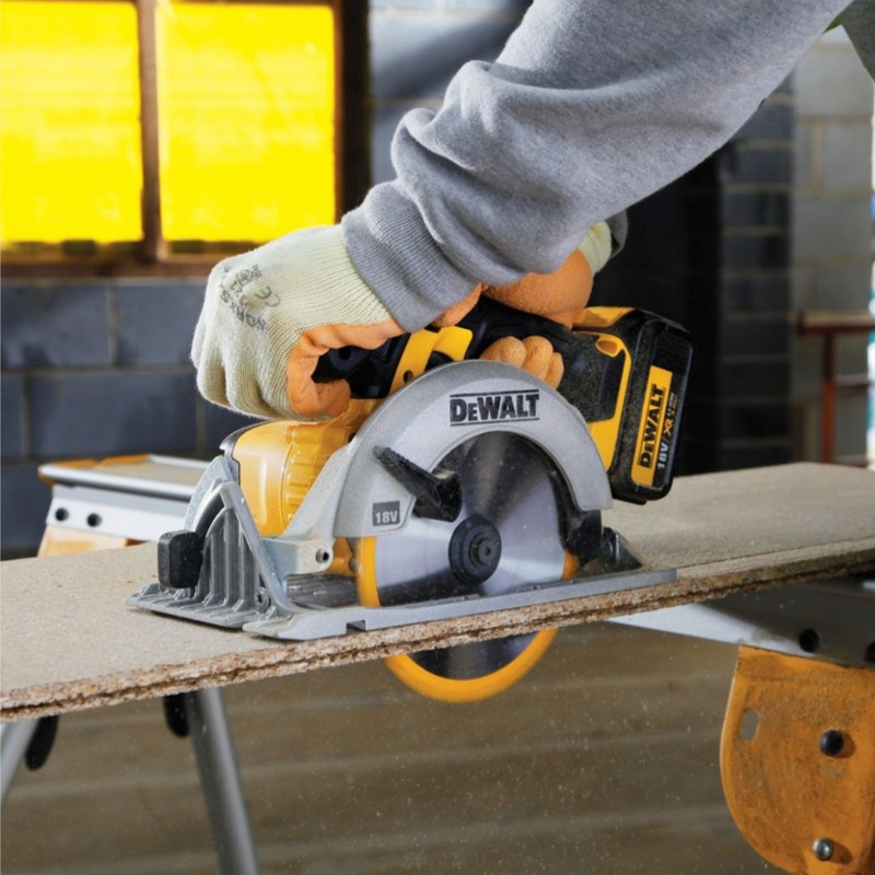 اره دیسکی شارژی  دیوالت مدل DCS391M2