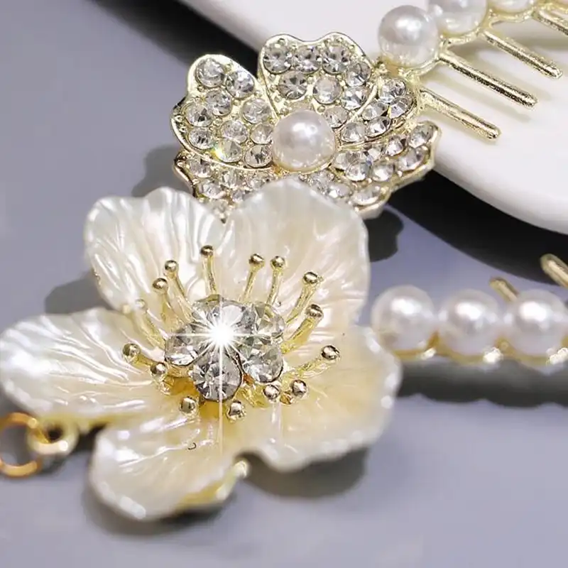 گیره مو زنانه مدل گوجه‌ای گل تزئینی آویزدار کد brg 620