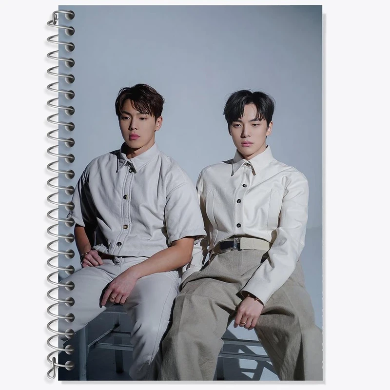 دفتر زبان 50 برگ خندالو مدل سه خط طرح شونو و مینهیوک گروه مانستا اکس MONSTA X کد 12248