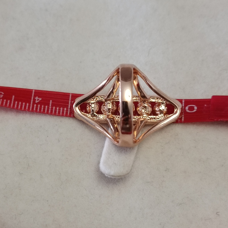 انگشتر زنانه مدل سلطنتی