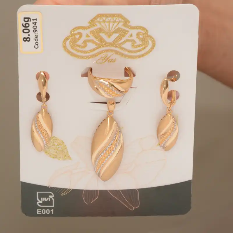 نیم ست طلا 18 عیار زنانه طلای مستجابی کد 676