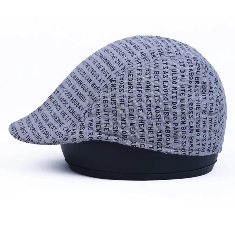 کلاه باراتا مدل فلت طرح حروف لاتین