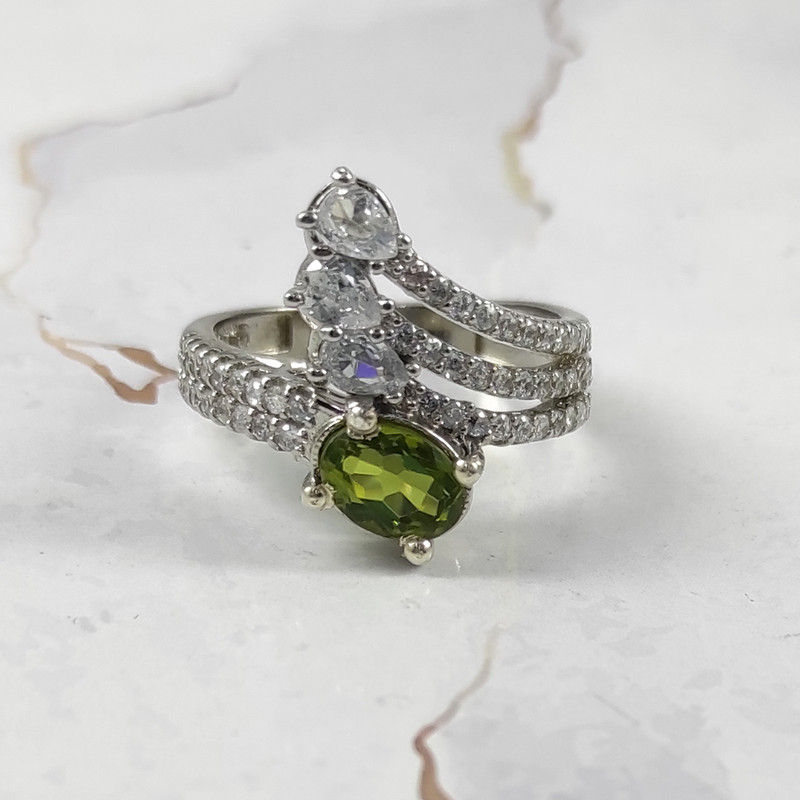 انگشتر نقره زنانه سلین کالا مدل زبرجد کد 16 انگشتر نقره زنانه سلین کالا مدل زبرجد کد 16