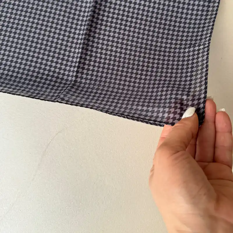 روسری زنانه مدل نخی پیچازی ریز