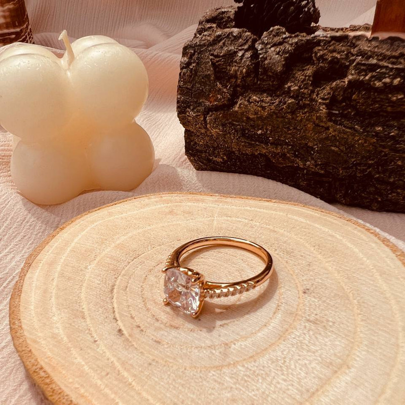 انگشتر زنانه مدل نگینی انگشتر زنانه مدل نگینی