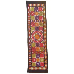 رومیزی سوزن دوزی کد SOOZRA59