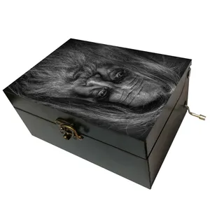 جعبه موزیکال مدل هندلی طرح پرتره پیرمرد کد T1047