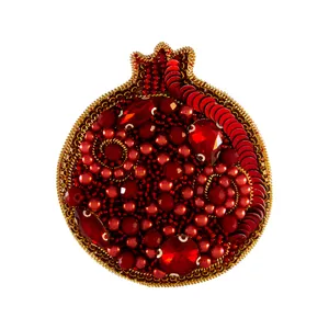 سنجاق سینه زنانه مایا مد طرح انار یلدا کد S211