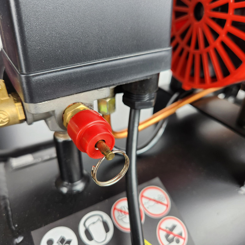 کمپرسور باد صنعتی اینتیمکث کد سایلنت-30L