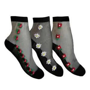 جوراب ساق کوتاه زنانه مدل شیشه ای گلدار کد A بسته 3 عددی