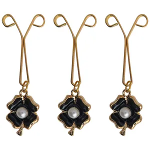 گیره روسری زنانه مدل 001124 گل بسته 3 عددی